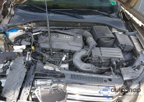 2015 Volkswagen Passat 1.8T S z USA, uszkodzony, nr VIN 1VWAT7A37FC028556